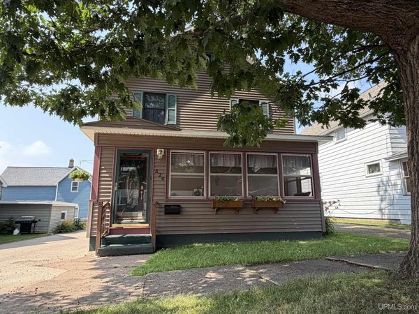 324 W Ridge Street, Ishpeming, MI 49849