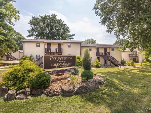 18 Pepperwood Court , Glen Carbon, IL 62034