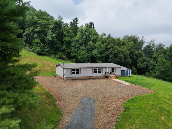 3767 Franklin SE, Floyd, VA 24091