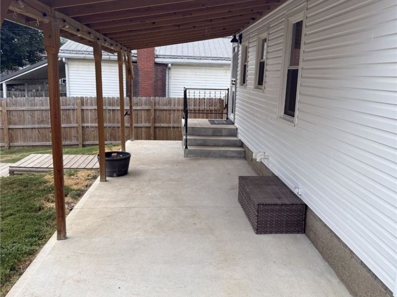 1547 Hay Avenue , Coshocton, OH 43812 Photo 7