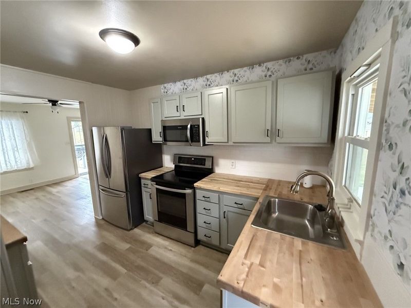 1547 Hay Avenue , Coshocton, OH 43812 Photo 8