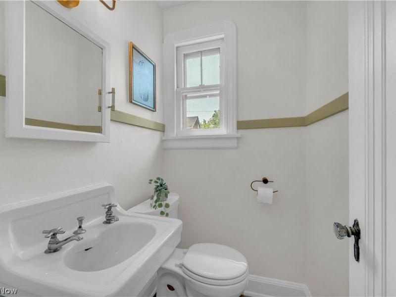 3581 Tullamore Road , University Heights, OH 44118 Photo 17