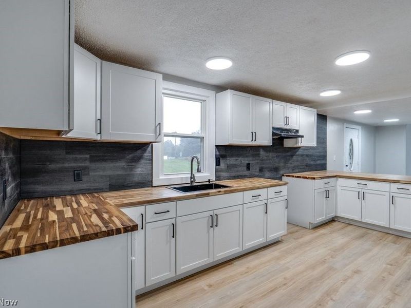 3236 Young Avenue NW, Massillon, OH 44647 Photo 8