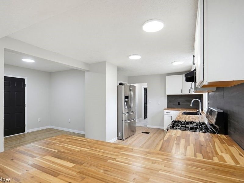 3236 Young Avenue NW, Massillon, OH 44647 Photo 9