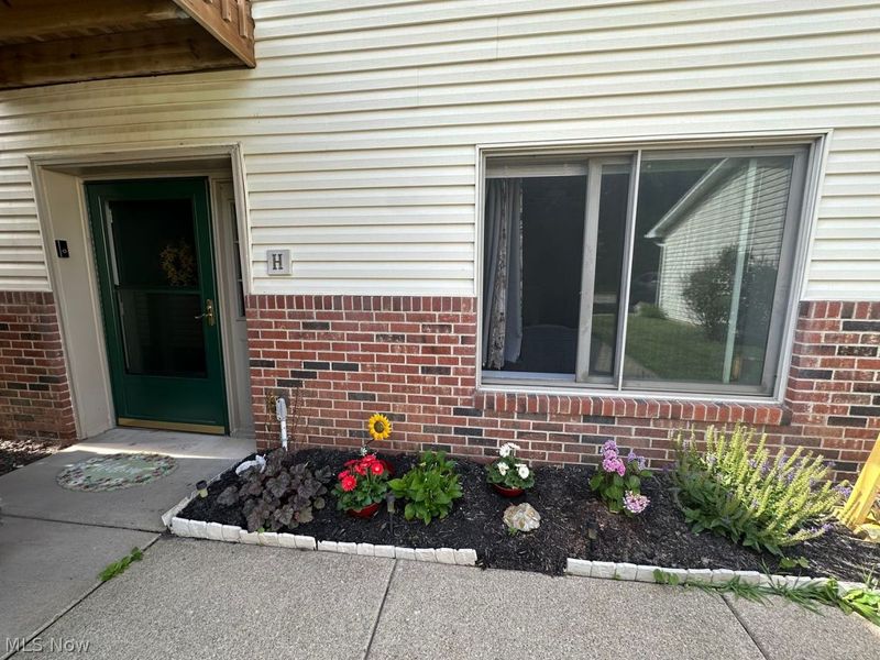 552 Main Street, Unit H, Wadsworth, OH 44281 Photo 2