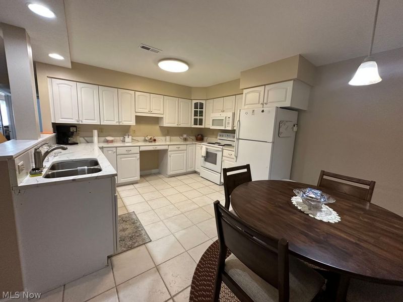 552 Main Street, Unit H, Wadsworth, OH 44281 Photo 7