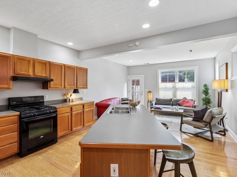2013 W 58th Street, Cleveland, OH 44102 Photo 4