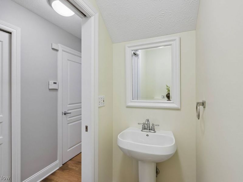2013 W 58th Street, Cleveland, OH 44102 Photo 9