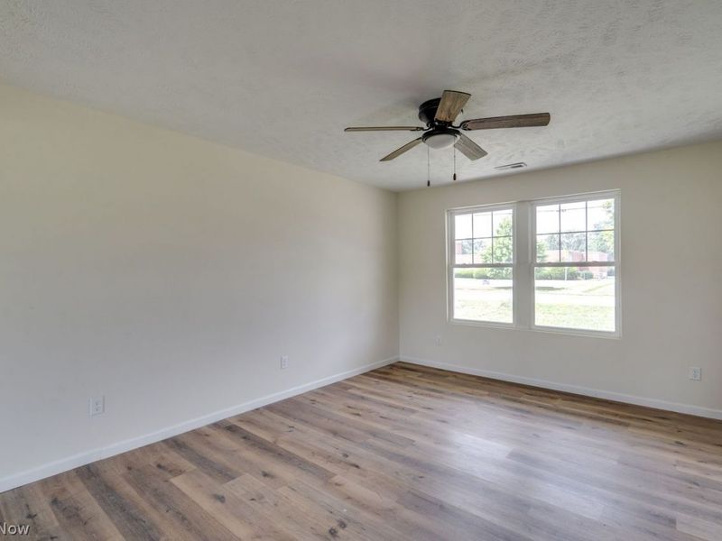331 Abbe Road N, Elyria, OH 44035 Photo 10