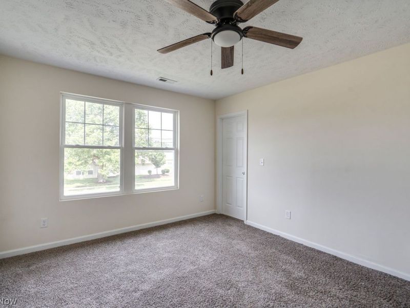 331 Abbe Road N, Elyria, OH 44035 Photo 19