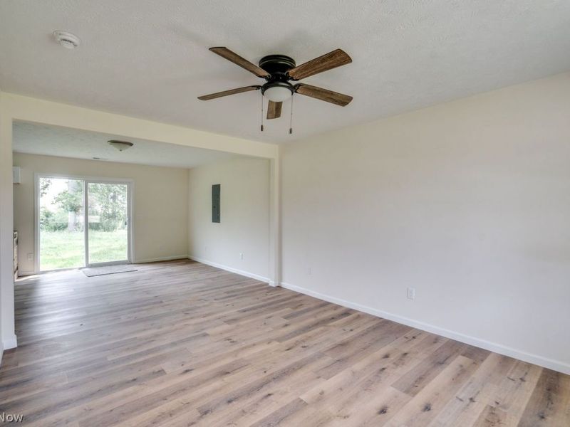 331 Abbe Road N, Elyria, OH 44035 Photo 4