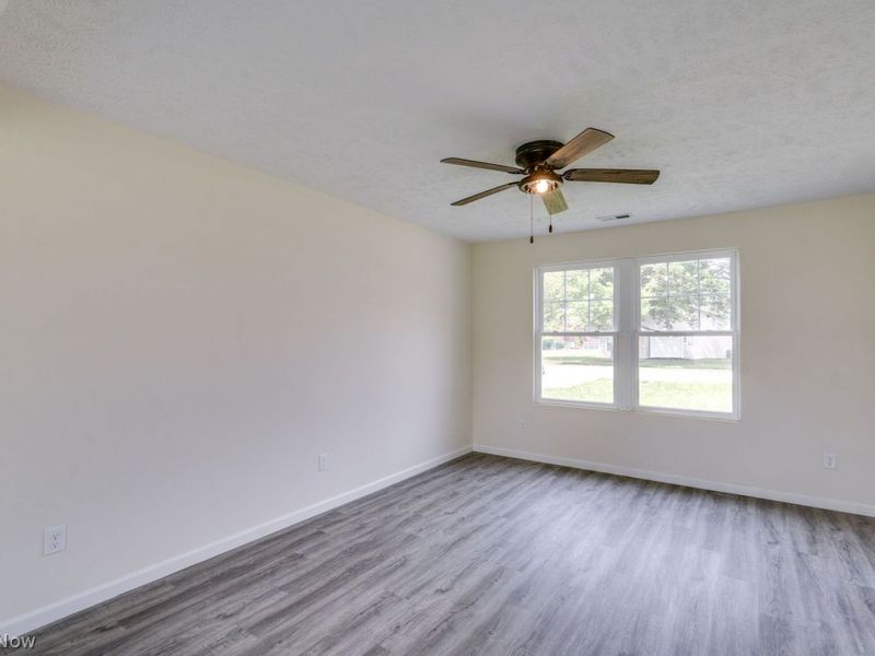 335 Abbe Road N, Elyria, OH 44035 Photo 18