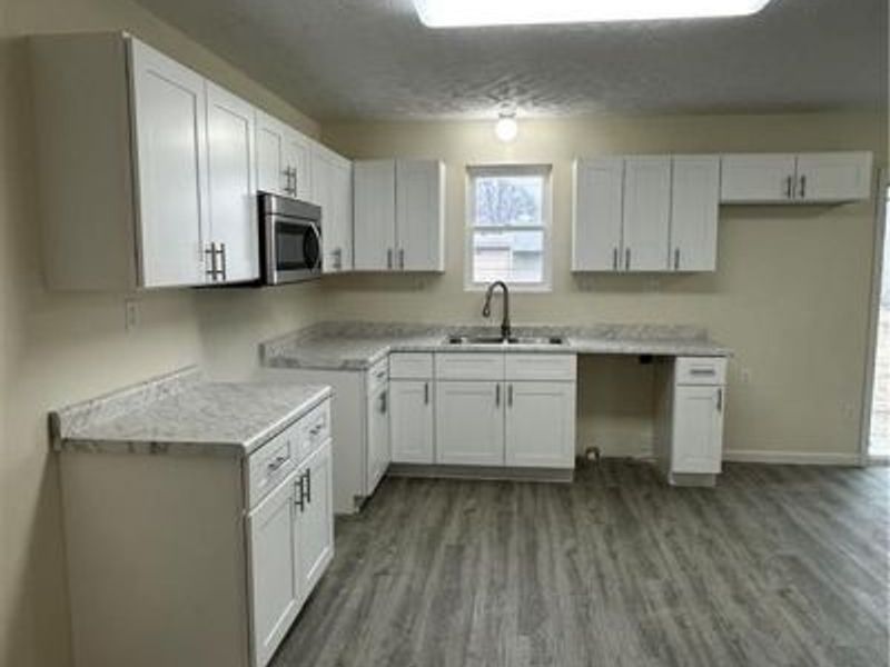 335 Abbe Road N, Elyria, OH 44035 Photo 7