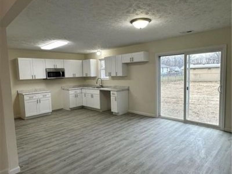 335 Abbe Road N, Elyria, OH 44035 Photo 8