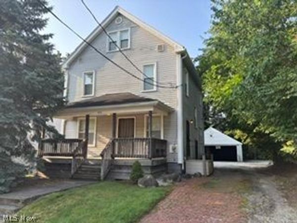 492 Beacon Street, Akron, OH 44311