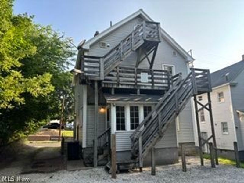 492 Beacon Street, Akron, OH 44311 Photo 2