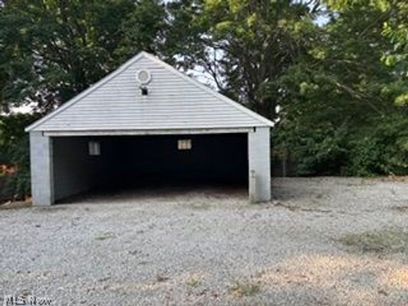 492 Beacon Street, Akron, OH 44311 Photo 3