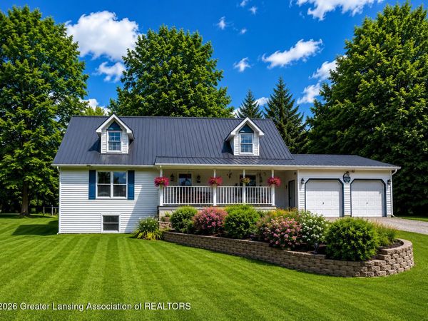 10435 Oakridge Drive, Perrinton, MI 48871