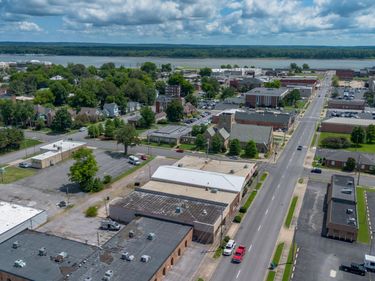 703 Jefferson Street, Paducah, KY 42001