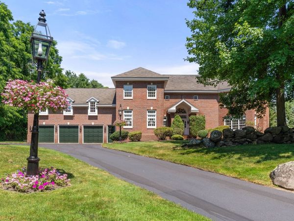 16 Longmeadow Rd, Milton, MA 02186