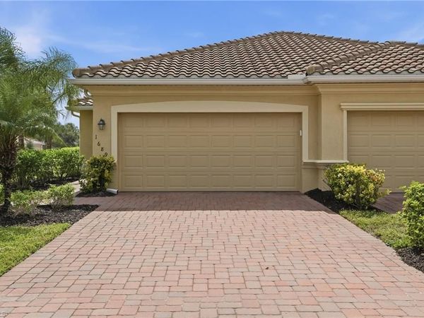 1689 Alameda DR, NAPLES, FL 34120