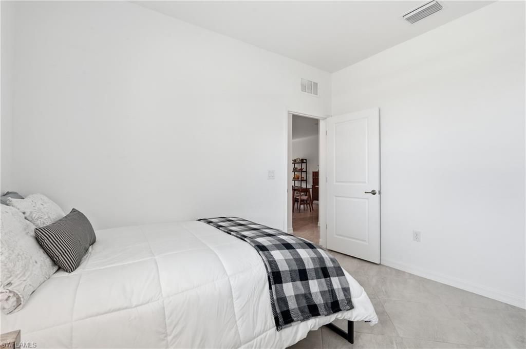 1689 Alameda Dr, Naples, FL 34120 Photo