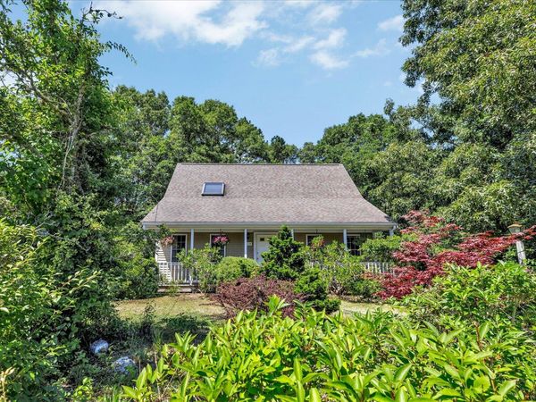 118 Algonquin Avenue , Mashpee, MA 02649