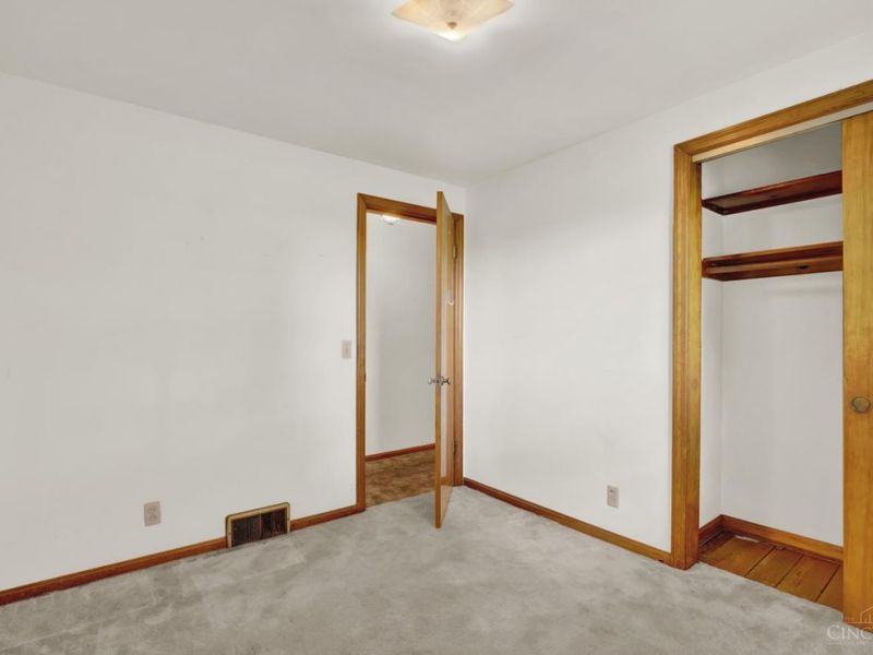 5676 Colonial Drive, Miami Twp, OH 45150 Photo 16