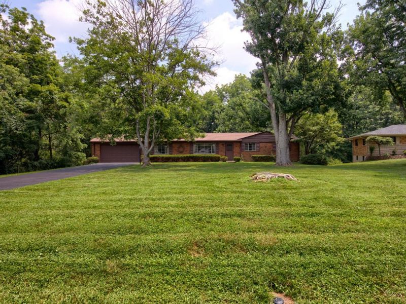 5676 Colonial Drive, Miami Twp, OH 45150 Photo 2