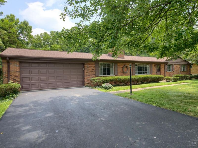5676 Colonial Drive, Miami Twp, OH 45150 Photo 3
