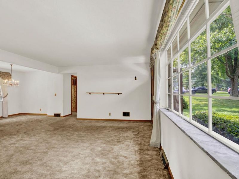 5676 Colonial Drive, Miami Twp, OH 45150 Photo 5