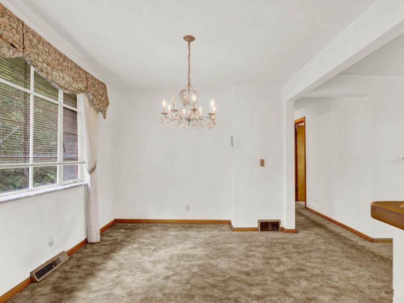 5676 Colonial Drive, Miami Twp, OH 45150 Photo 7