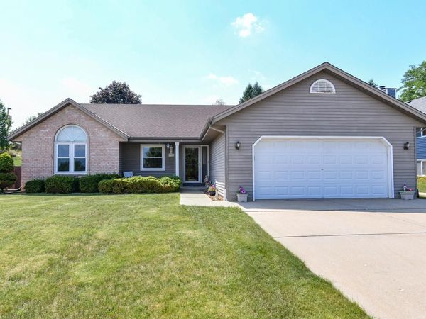 1732 Erin LANE, Waukesha, WI 53188