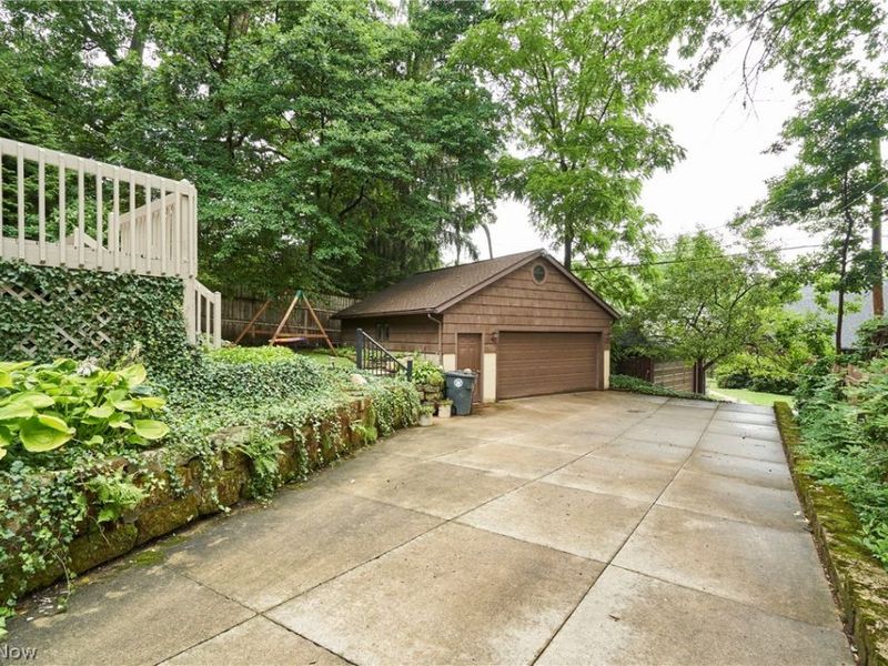 477 Palisades Drive, Akron, OH 44303 Photo 24