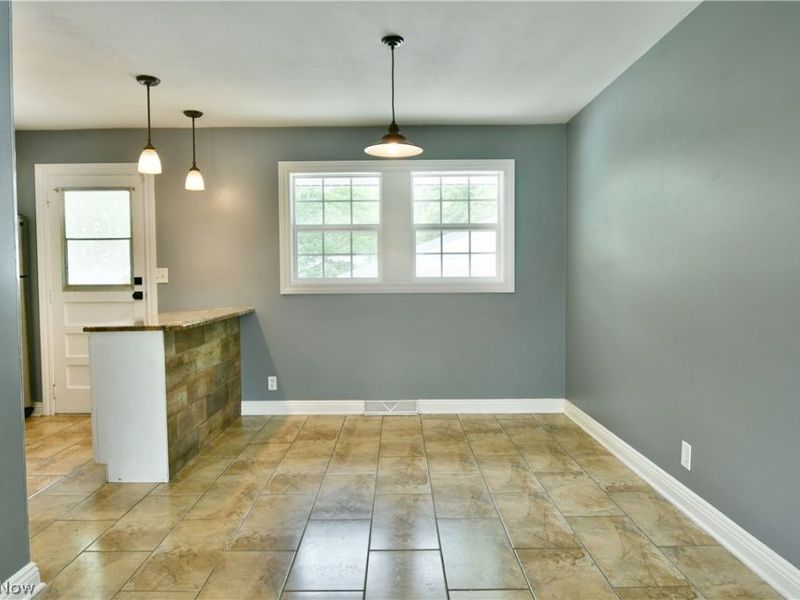 8143 Venice Heights Drive NE, Warren, OH 44484 Photo 16