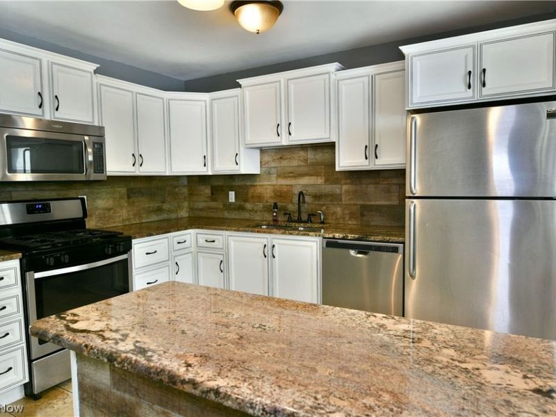 8143 Venice Heights Drive NE, Warren, OH 44484 Photo 22