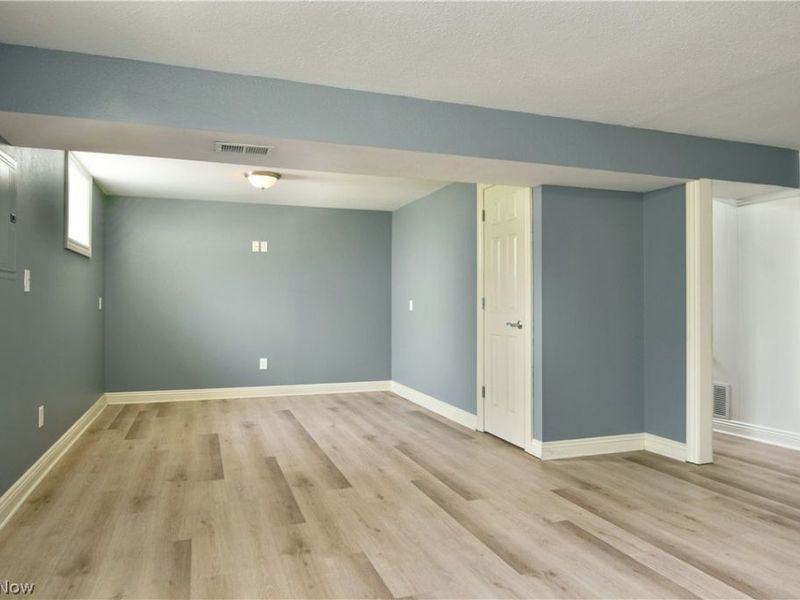 8143 Venice Heights Drive NE, Warren, OH 44484 Photo 39