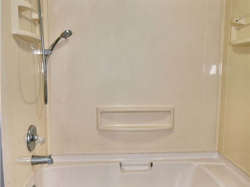 8143 Venice Heights Drive NE, Warren, OH 44484 Photo 49