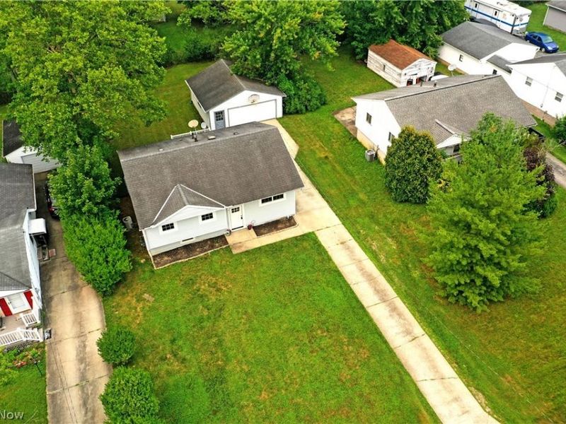 8143 Venice Heights Drive NE, Warren, OH 44484 Photo 8