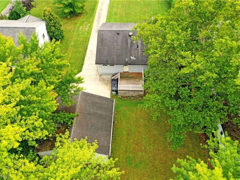 8143 Venice Heights Drive NE, Warren, OH 44484 Photo 9