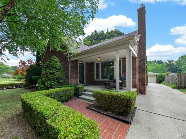 2925 Bembridge Road, Royal Oak, MI 48073