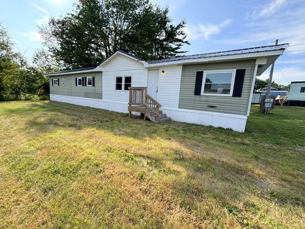 22 Elwood Drive , Clinton, ME 04927