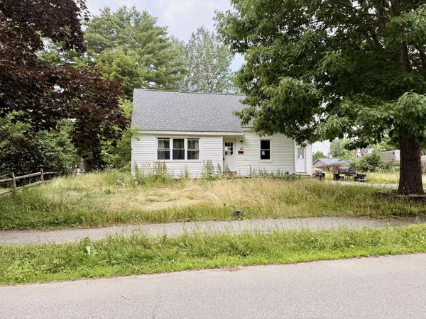 42 Capri Street , Brewer, ME 04412