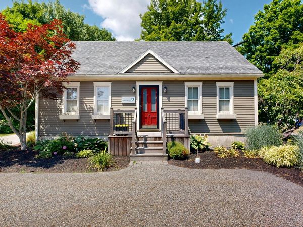 62 Main Street , Topsham, ME 04086