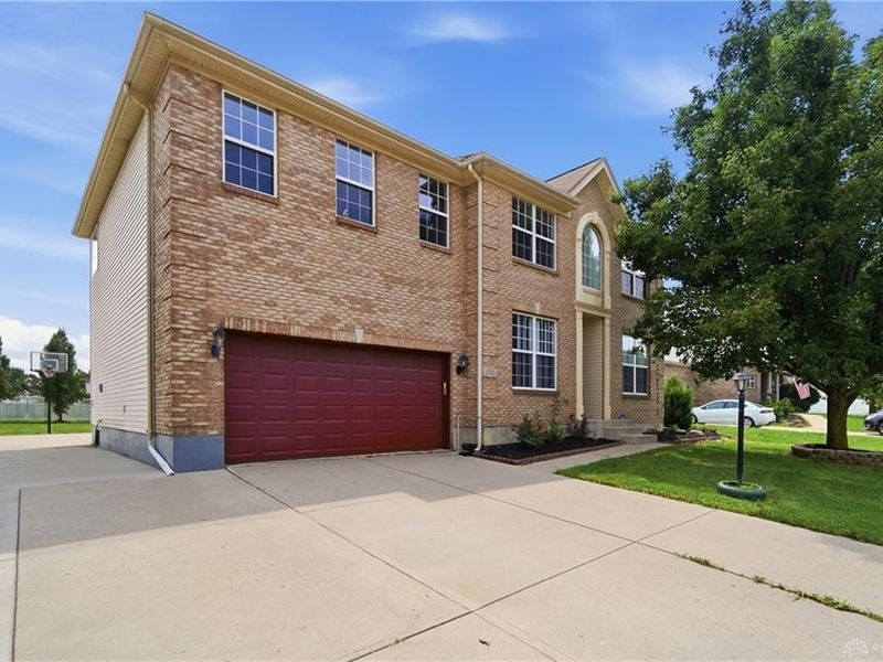 6088 Oak Ridge Drive, Huber Heights, OH 45424 Photo 2