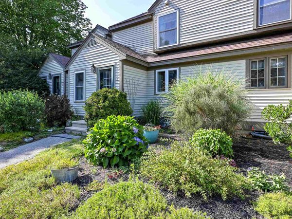 11 Surrey Run, Dover, NH 03820
