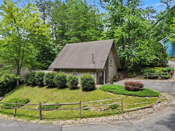 626 Morning Mist Way, Gatlinburg, TN 37738