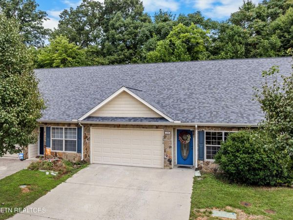 5290 Avery Woods Lane , Knoxville, TN 37921