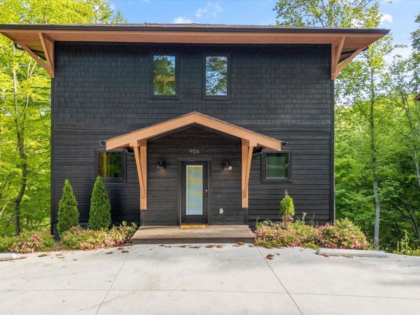906 Saddle Creek Way , Sevierville, TN 37862