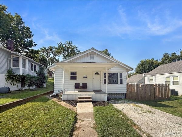 2713 Laclede , Hannibal, MO 63401